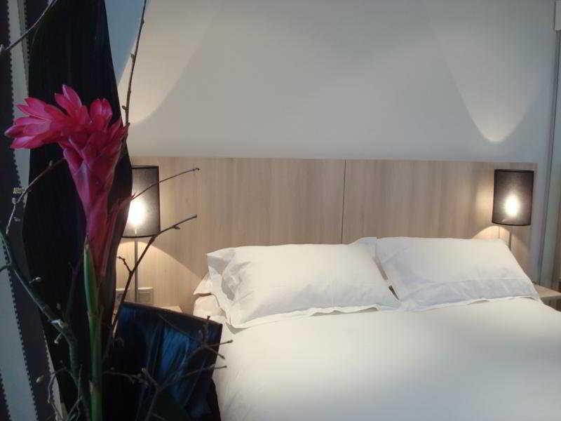 Villathena 2 3*